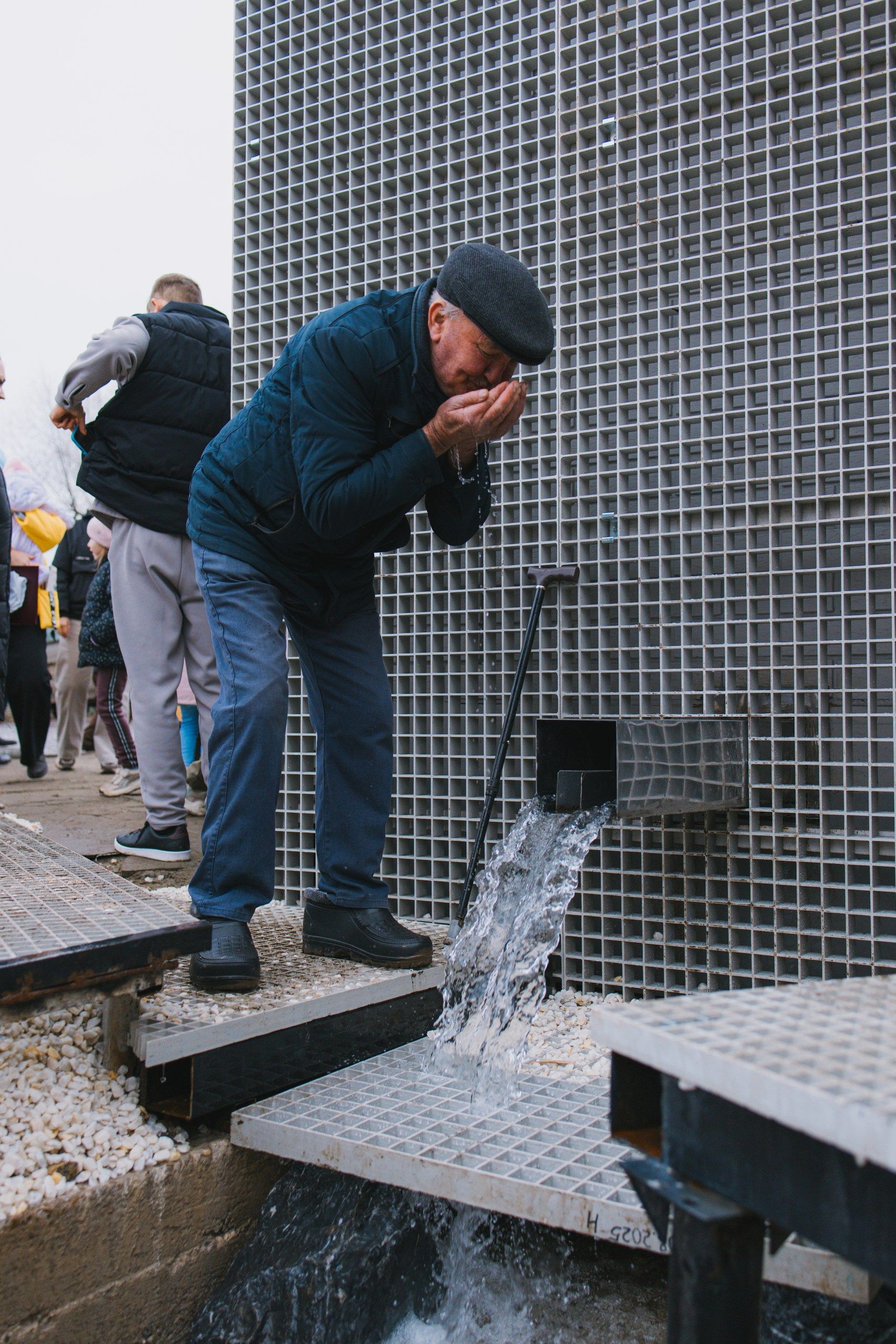 Әлмәт районы Елховой авылында «Кизләү» чишмәсе яңартылды