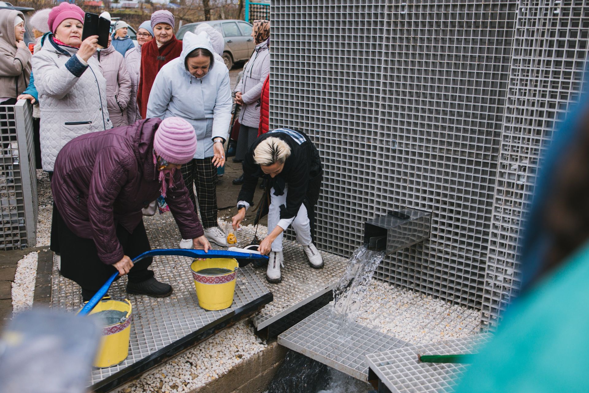Әлмәт районы Елховой авылында «Кизләү» чишмәсе яңартылды