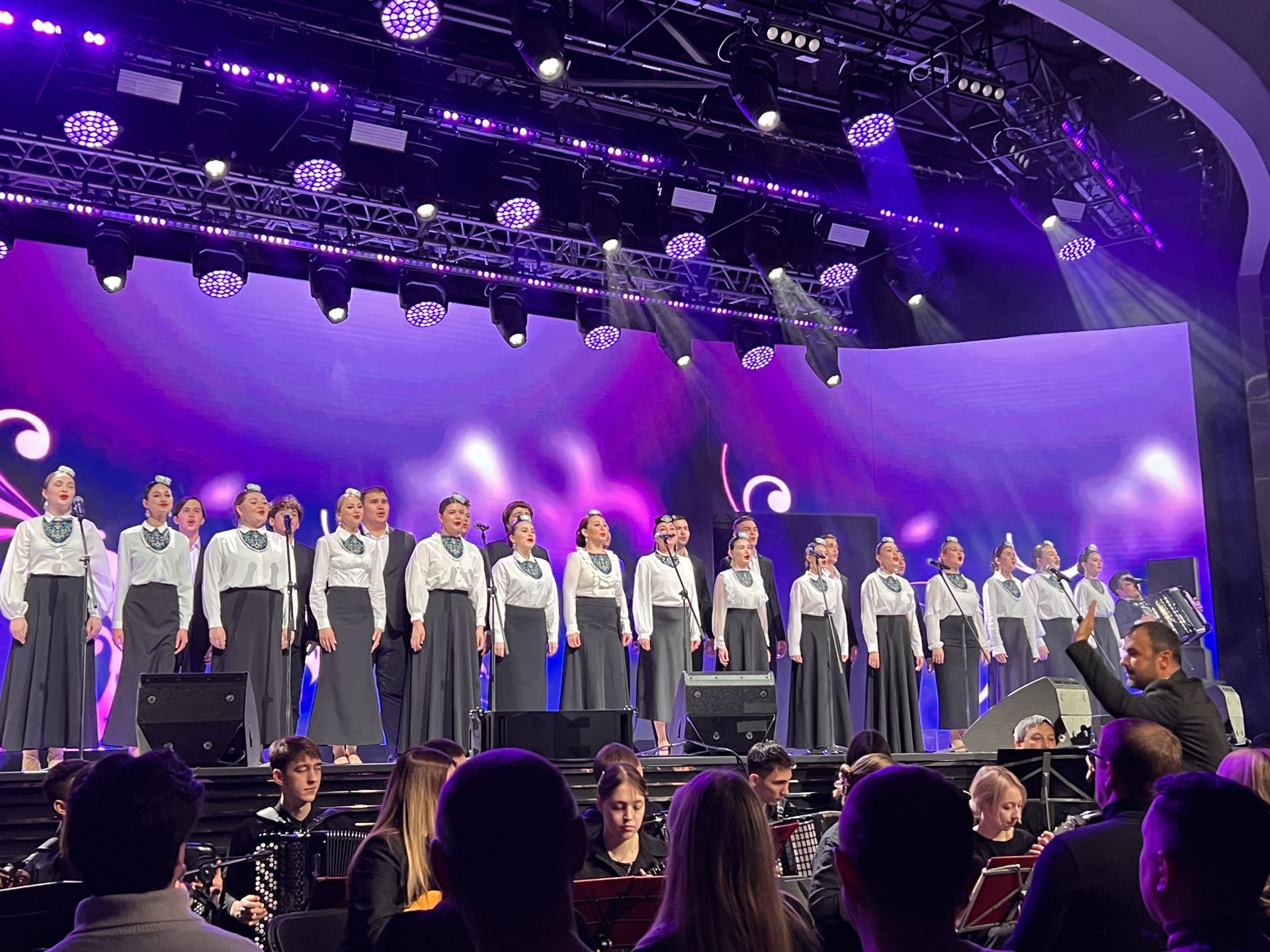 Үз эшләребез белән Ватанны данлыйбыз