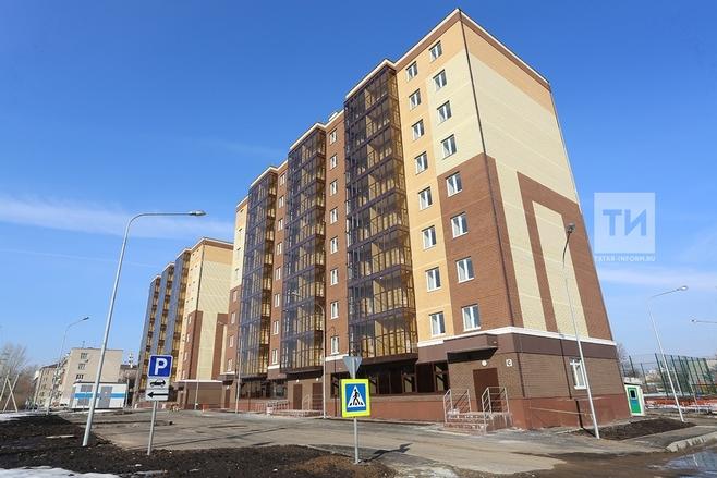 Собственники аварийного жилья получили ключи от новых квартир по линии ГЖФ РТ
