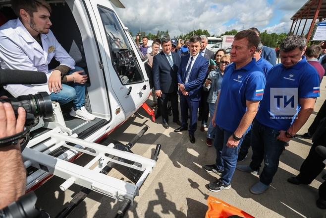 Глава Росавтодора оценил работу многофункционального объекта дорожного сервиса в Татарстане