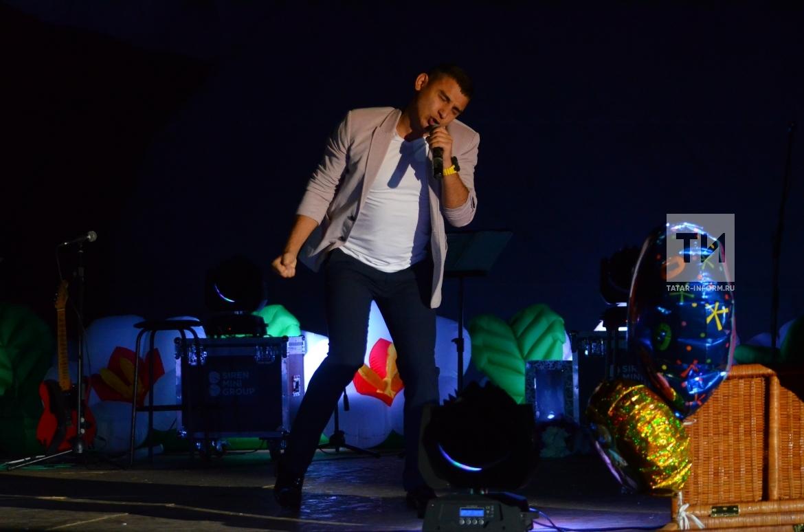 Зәйнәб Фәрхетдинованың Азнакай районы Сарлы авылында узган концертыннан фоторепортаж