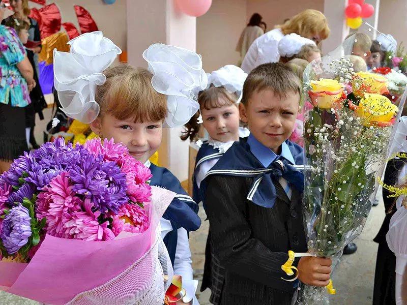 В Казани в День знаний учеников приняли две новые школы