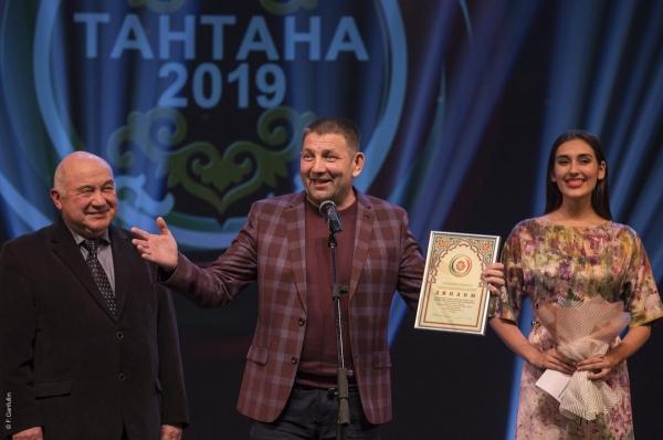 «Тантана» премиясе: Миңнехановка пародия, театр Алласы, аптыраган жюри