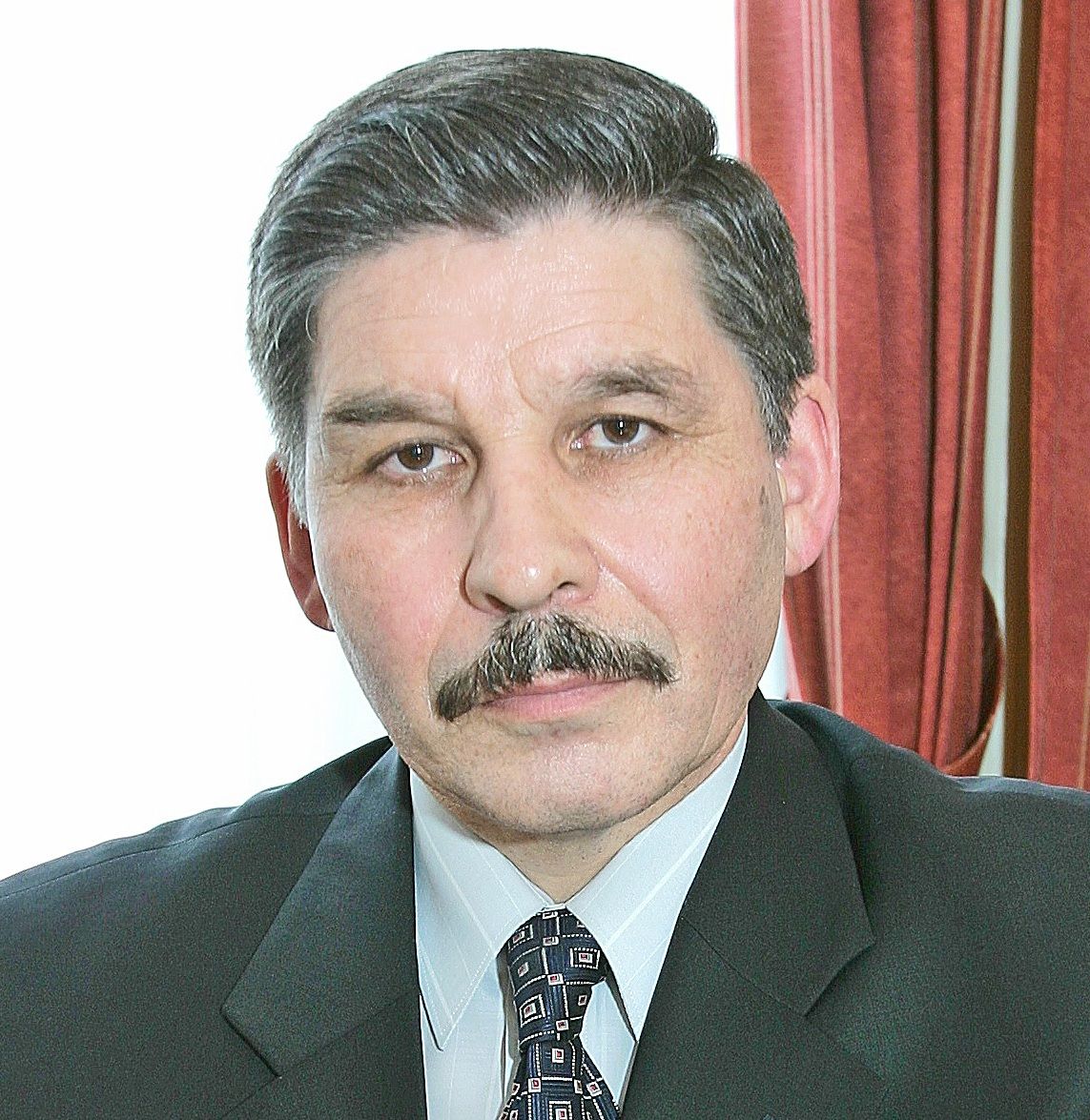 Роберт Миңнуллин