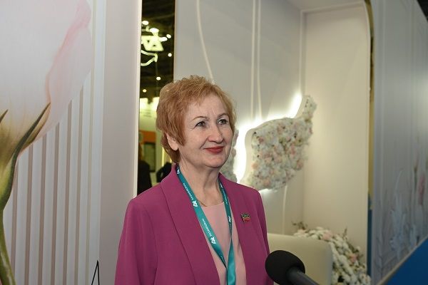 Рузилә Тимергалиева: «Ясалма интеллект эшмәкәрләрне бик күп вак-төяк эшләрдән коткара»