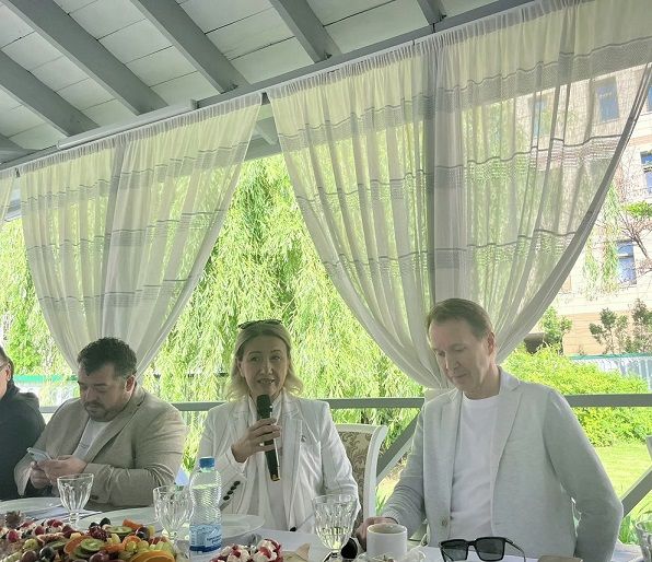 Казанда «Горький +» фестивале старт алды: классикага яңа караш, зур курчаклар һәм Горькийны «кыздыру»