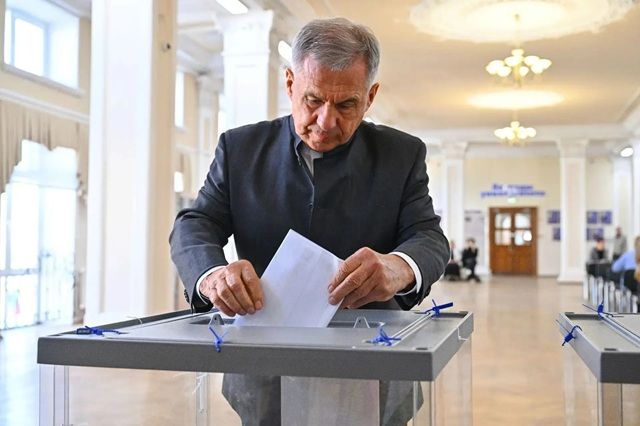 Рөстәм Миңнеханов Россия Дәүләт Думасының IX чакырылыш депутатларын сайлауда тавыш бирде