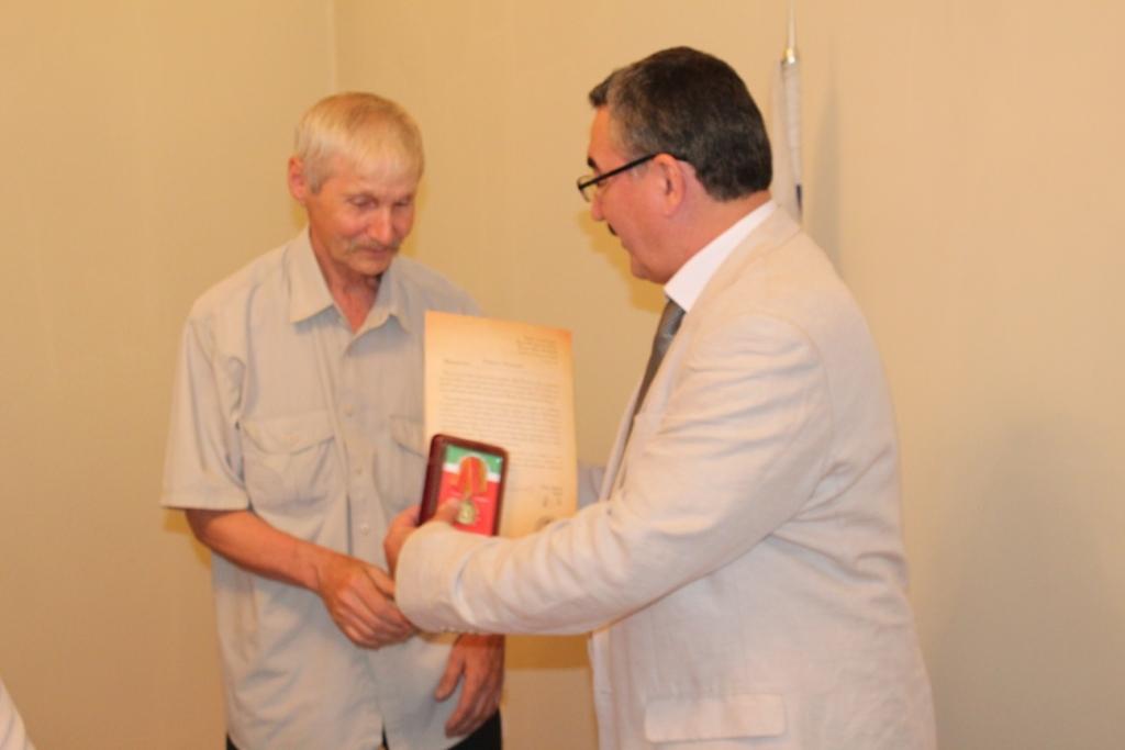 Памятные медали «В память 110-летия со дня рождения Мусы Джалиля» вручены в Ташкенте