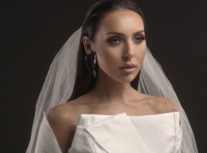 Җырчы Алсу хыянәттә кем гаепле икәнен сөйләде